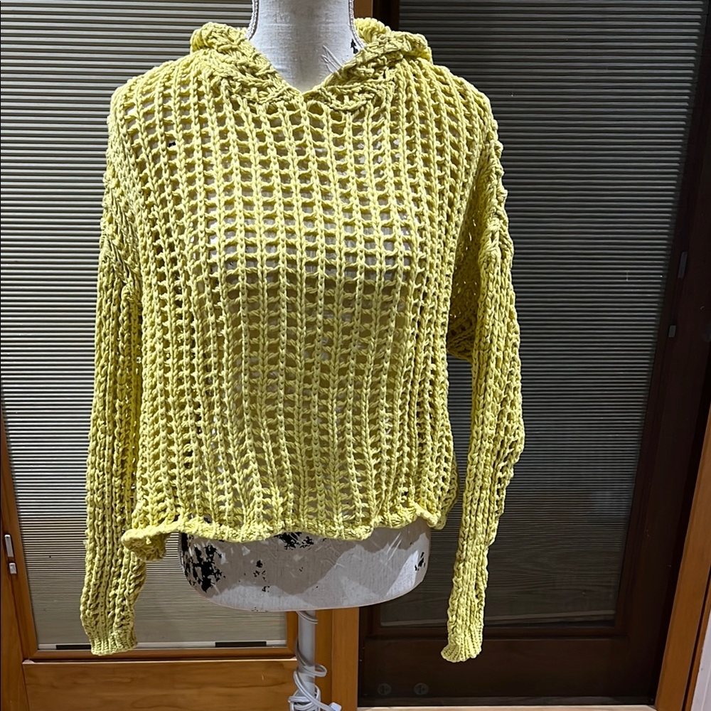 BiBi crochet open weave hooded top - size small